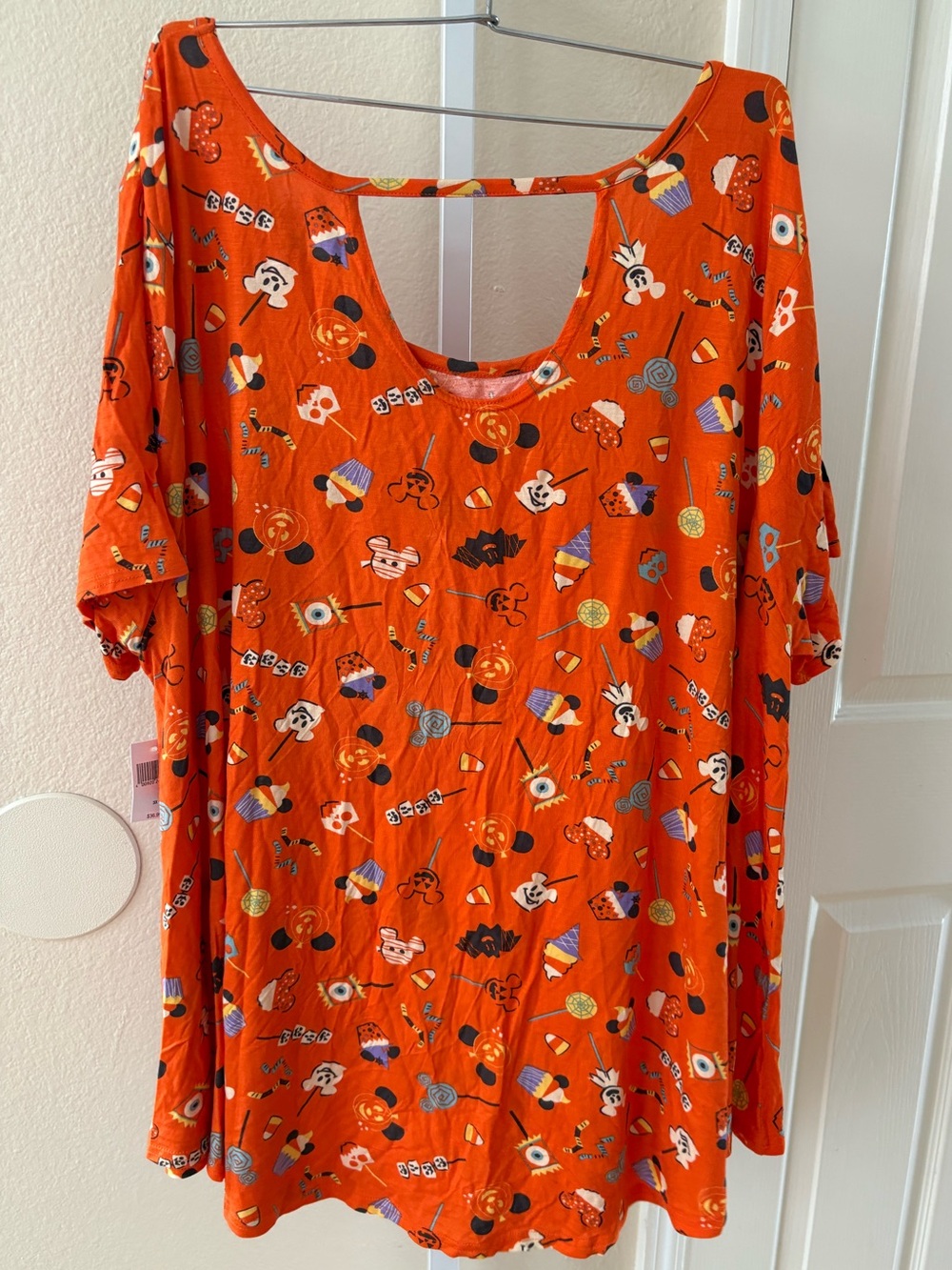 NWT - Disney Parks Women's Halloween Snacks Shirt in Orange - Size 3X - Picture 2 of 4